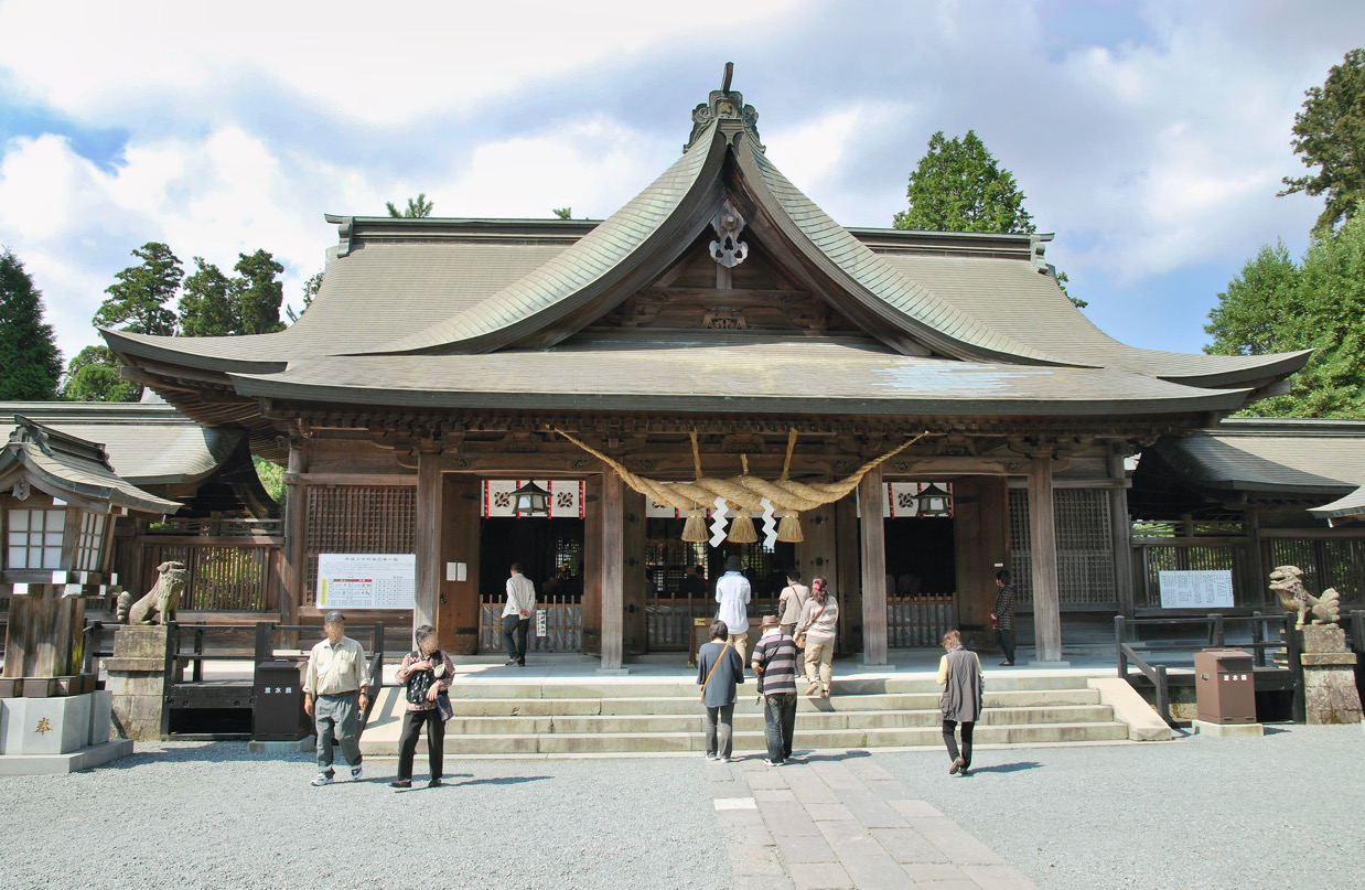 御田祭：阿蘇神社周辺が祭り一色に染まる！
