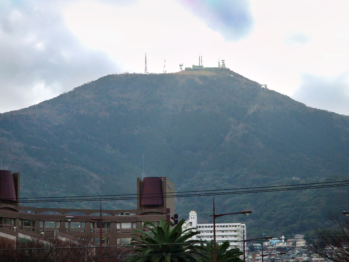 新緑の季節に楽しむ！皿倉山健康ウオーク