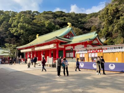 下関・赤間神宮の初詣！竜宮城のような水天門で新年を