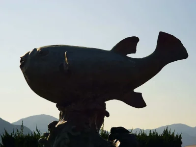 【下関】世界一のふくの像！亀山八幡宮で巨大な「福」を呼び込もう