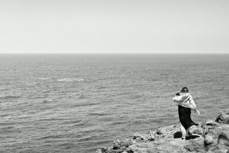 【実写レビュー】白黒なのに即日現像！？ILFORD XP2 SUPER 400が「最強の時短フィルム」と呼ばれる理由