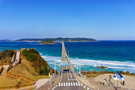 【山口・下関】死ぬまでに行きたい絶景!「角島大橋」完全ガイド。なぜ橋は曲がっている?